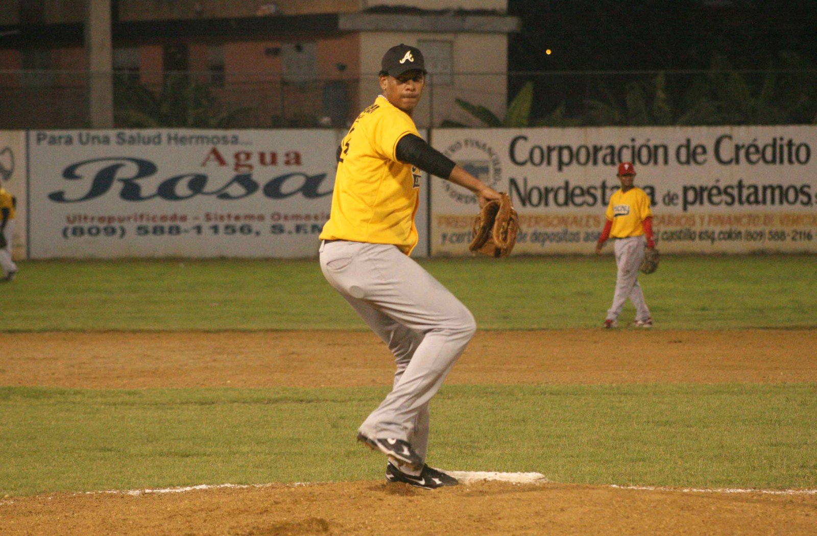 José Capellán lanzador ganador de los Arroceros de San Francisco de Macorís